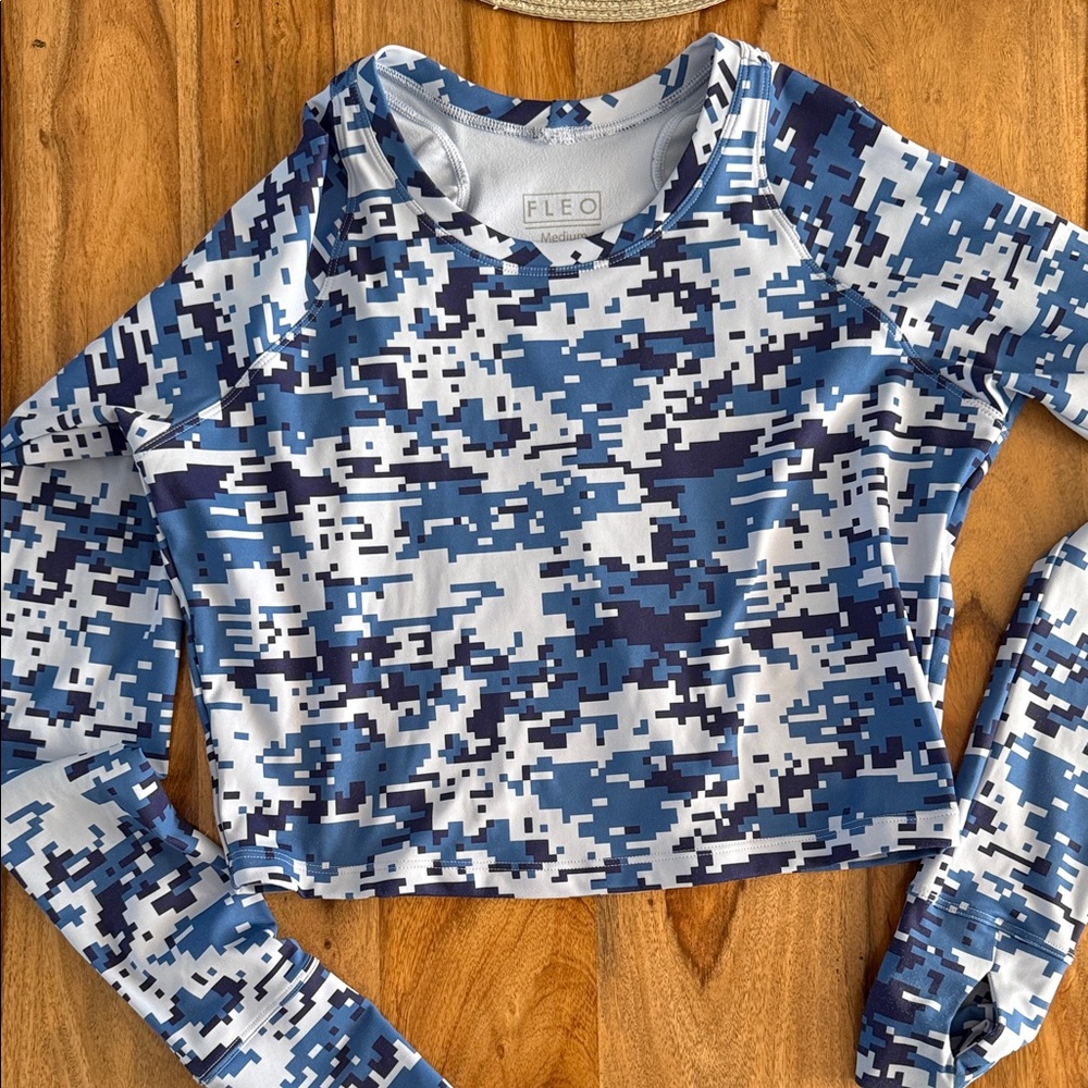 Fleo Women's Digital Blue Camo Sweatshirt